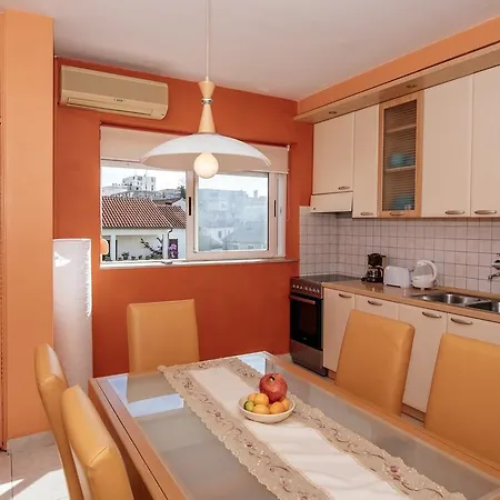 Marina Bay Apartment *