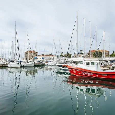 Apartment Marina Bay *